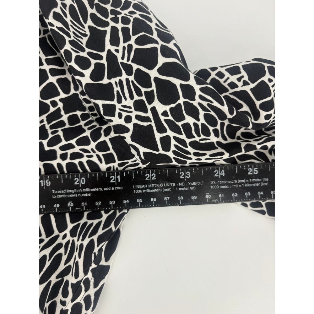 Chicos Womens Black White Abstract Print Button Up Shirt Blouse Top Size 2‎ - Picture 4 of 6